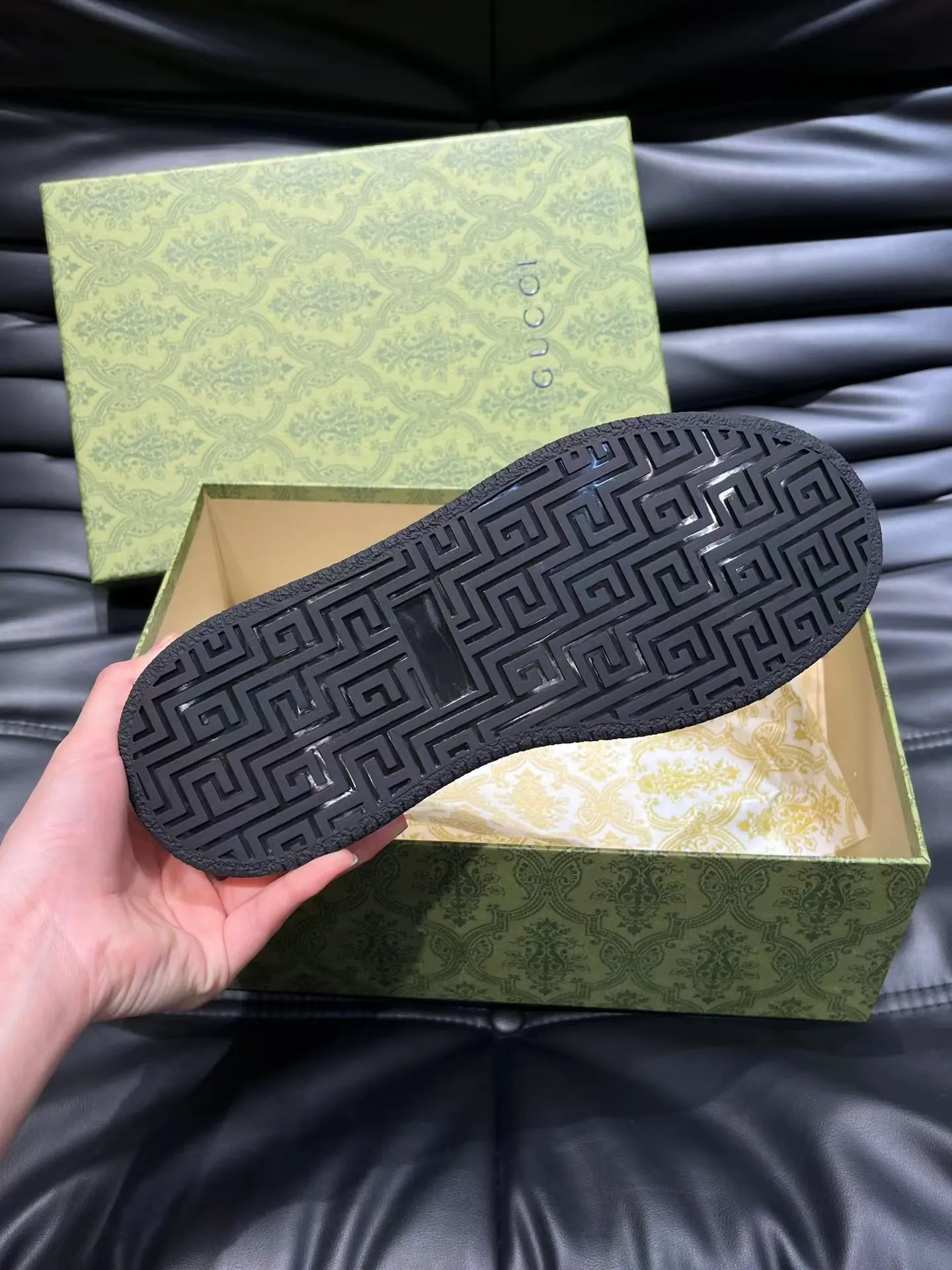 Men's Men's Shoes Men's Men's 💰460 new men's shoes GUCCI [Lightning] latest shoes shipped. Original quality, fashionable, special materials, sheepskin lining, new packaging. The foot feels super comfortable and the workmanship is impeccable. Size: 38-45